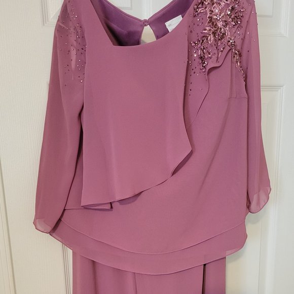 Dresses - Picture 15 of 16